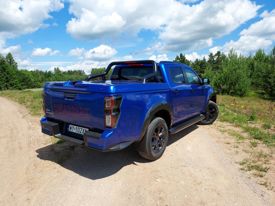 Isuzu D-Max 2023, lifting