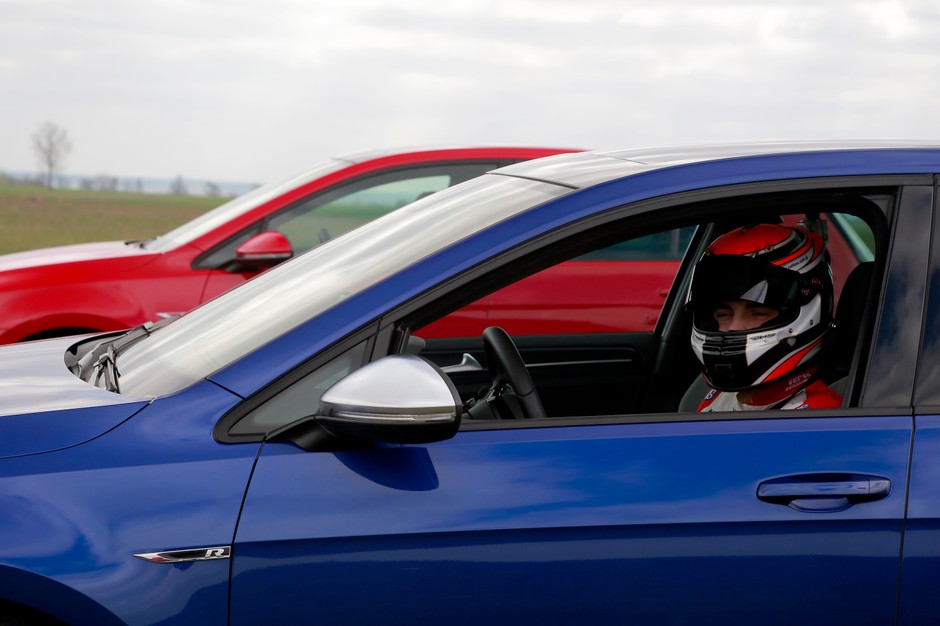 Golf GTI vs. R