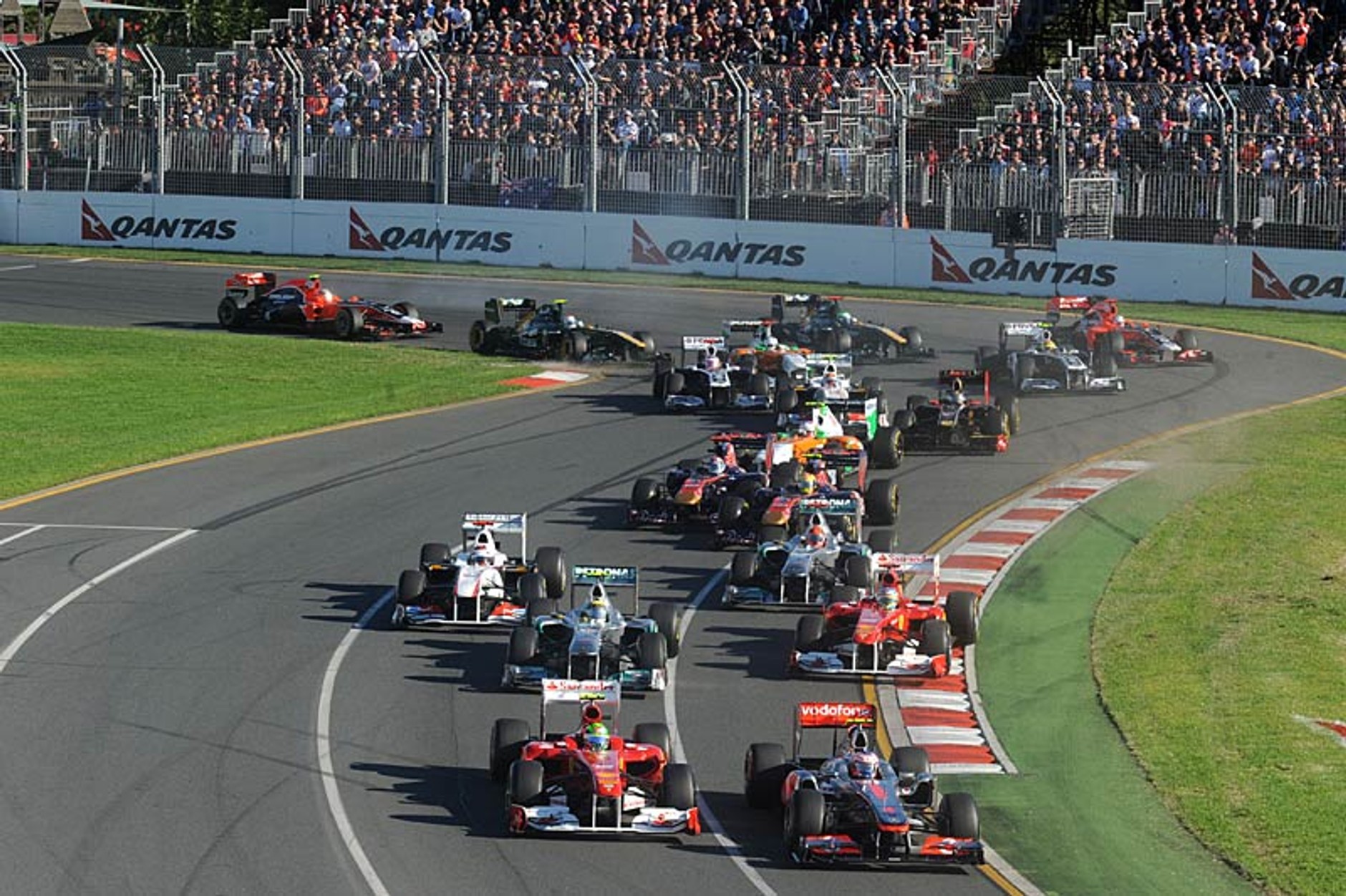 Grand Prix Australii 2011: Vettel znokautował rywali, Pietrow rewelacyjnie zastąpił Kubicę (relacja, wyniki)