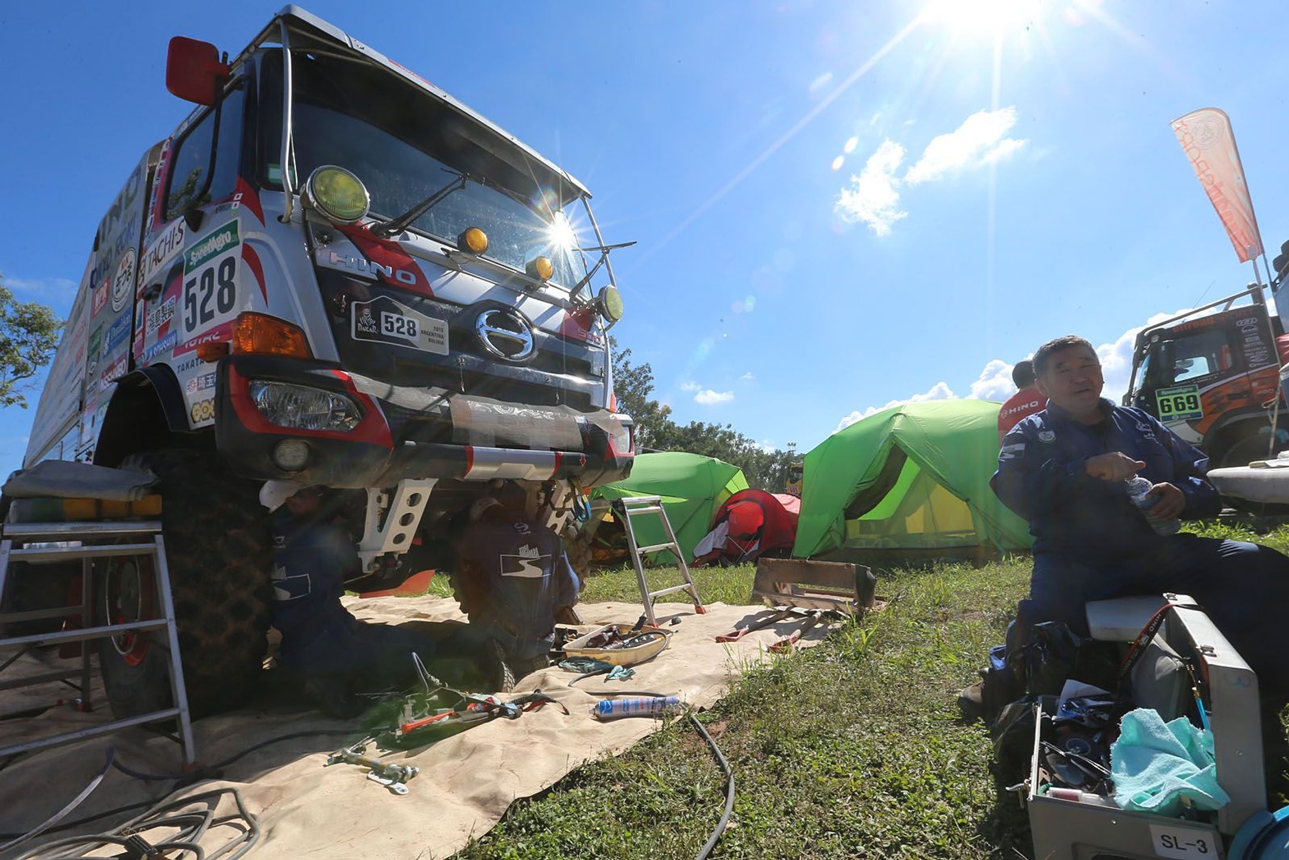 Dakar 2016: regeneracja sił i maszyn (dzień odpoczynku, galeria)
