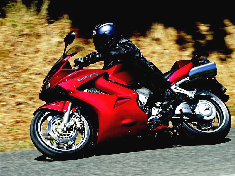Honda VFR 1000 – pierwsze informacje o modelu 2008