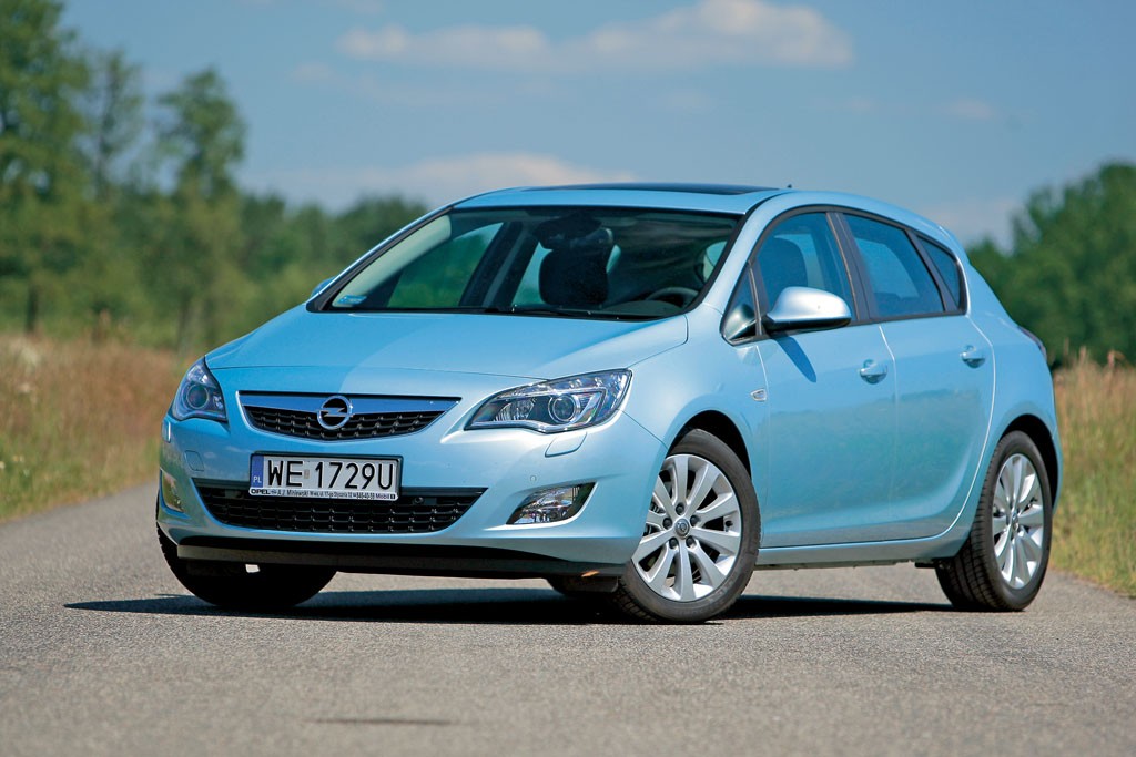 3. Opel Astra - 6387 szt.