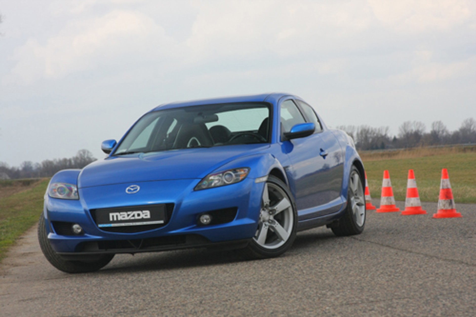 Mazda: Mała firma z wigorem - Monografia marki