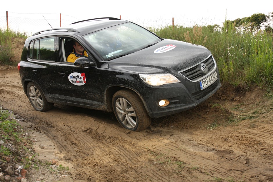 Co potrafią SUV-y? Nasi czytelnicy testują 5 aut klasy SUV - Na ringu stanęły: Citroen C-Crosser, Suzuki Grand Vitara, VW Tiguan, Kia Sportage i Ford Kuga