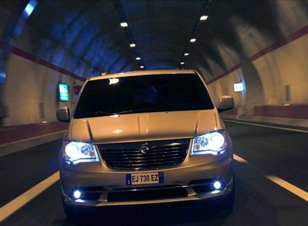 Lancia Voyager 3.6 Platinum - Luksus dla rodziny (TEST)