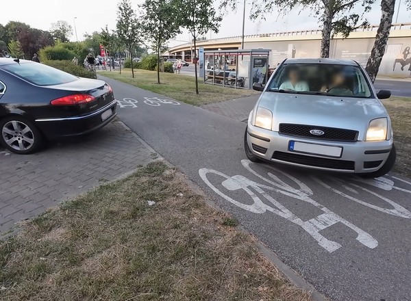 Jazda po chodniku to surowy mandat. Jest od tego tylko jeden wyjątek