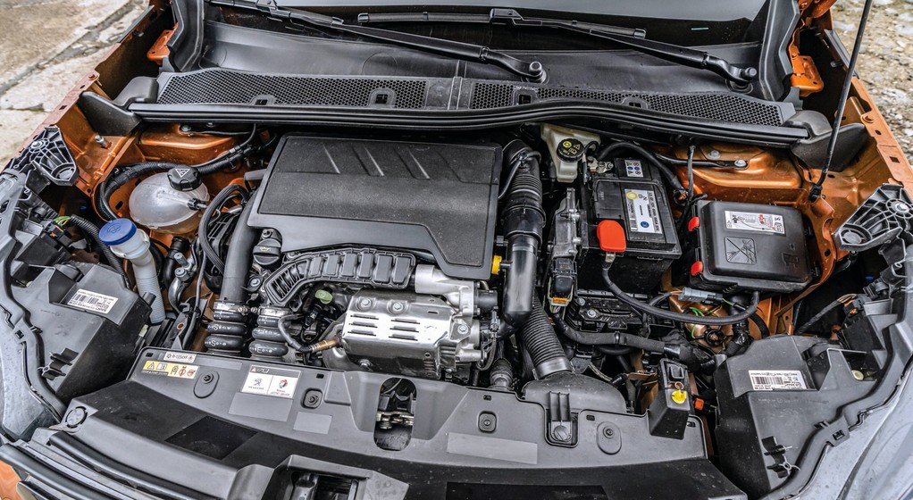 Peugeot 2008 1.2 PureTech - silnik