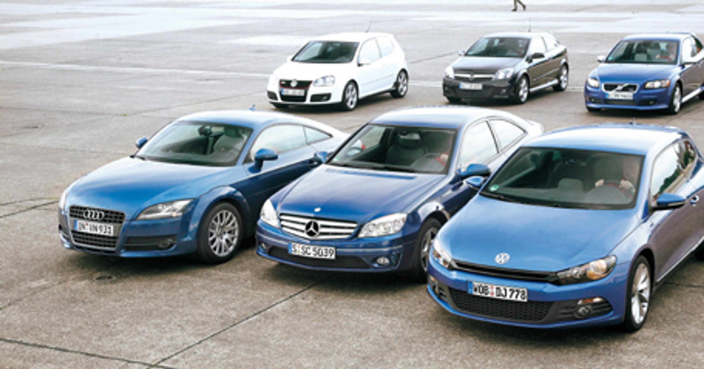 Audi TT kontra Mercedes CLS, Opel Astra GTC, Volvo C30 i VW Scirocco. Sprawdzamy czy Scirocco rozwieje konkurencję?