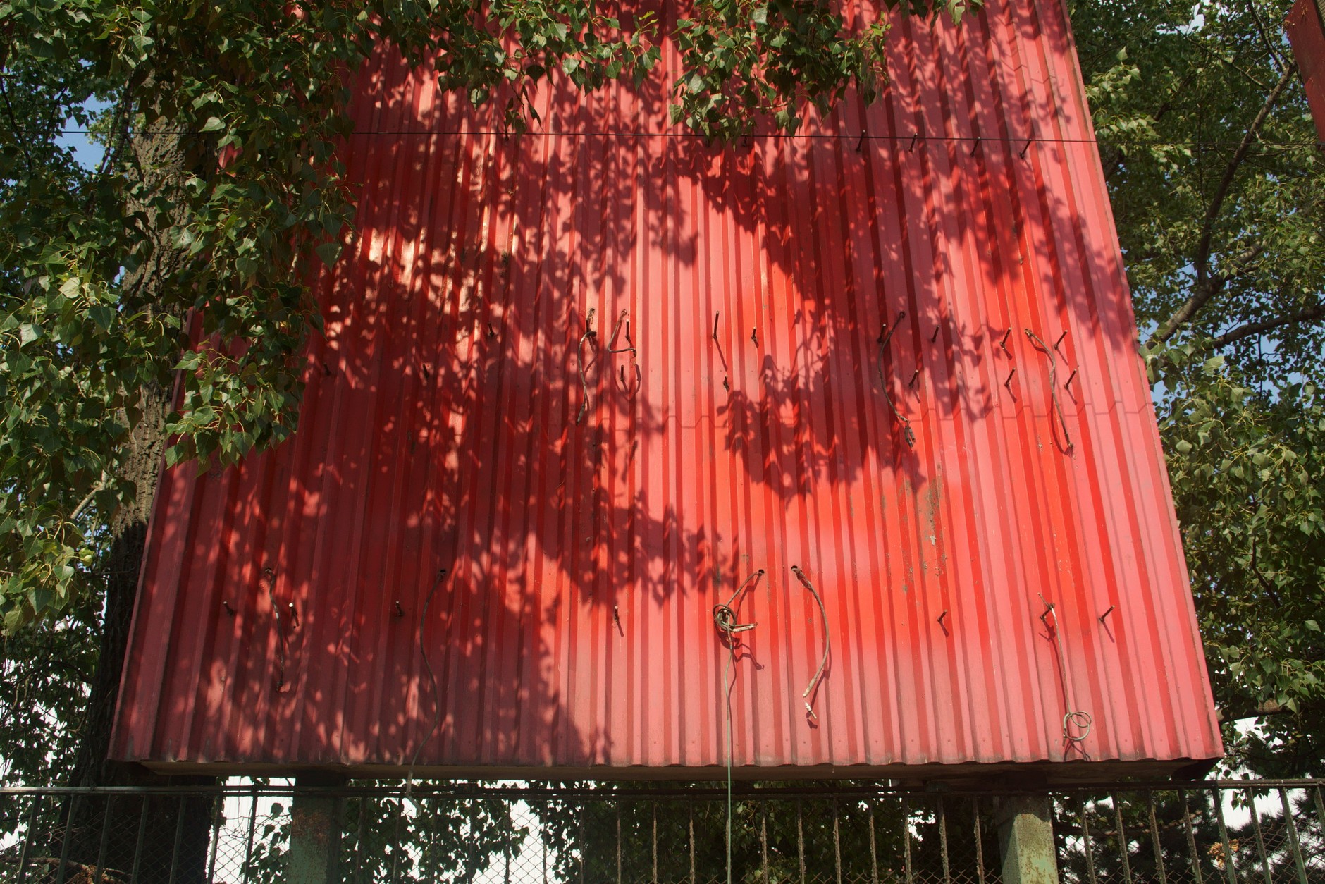 Ogrodzenie dawnych zakładów FSO w Warszawie