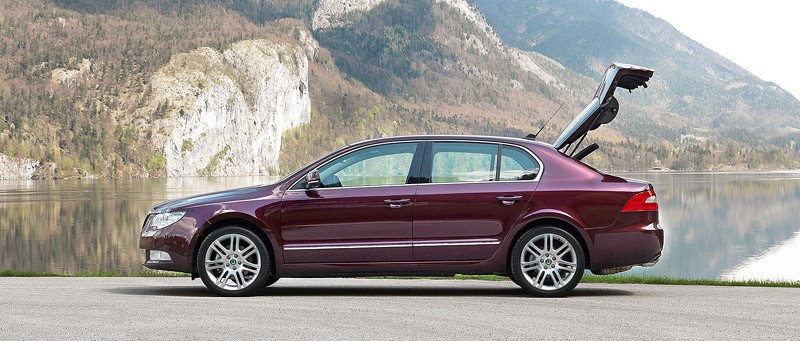 Škoda Superb: 4 lata gwarancji, 120 tys. km i bezpłatny serwis!