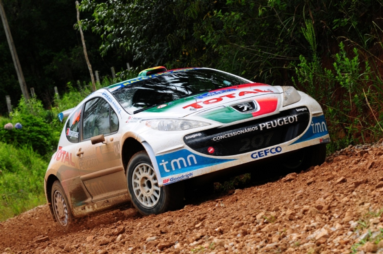 Rally de Curitiba 2010: pewne zwycięstwo Krisa Meeke, Juho Hänninen liderem IRC