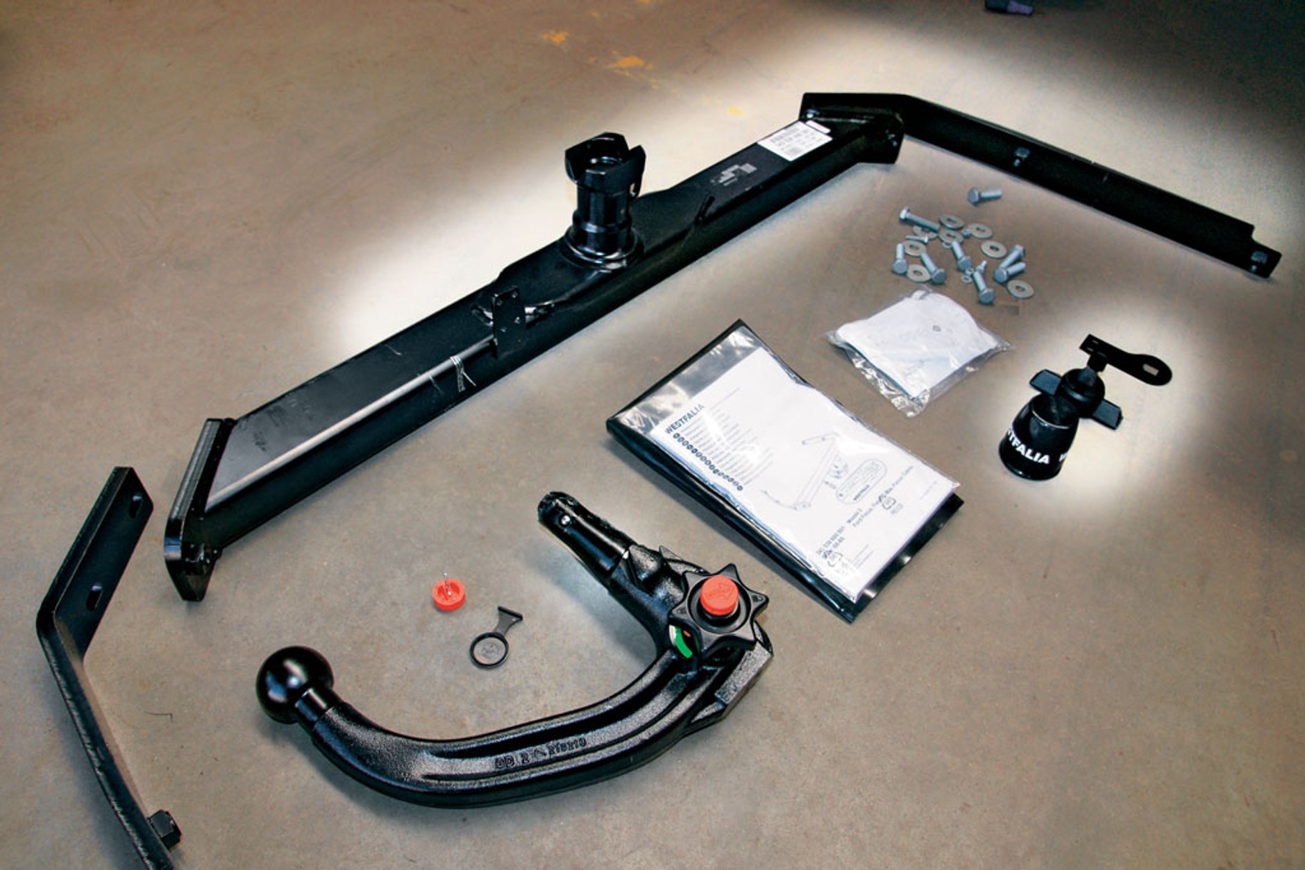 Hak holowniczy: jak i za ile