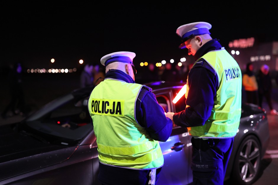 Podczas kontroli to policjant powinien przedstawić powód zatrzymania
