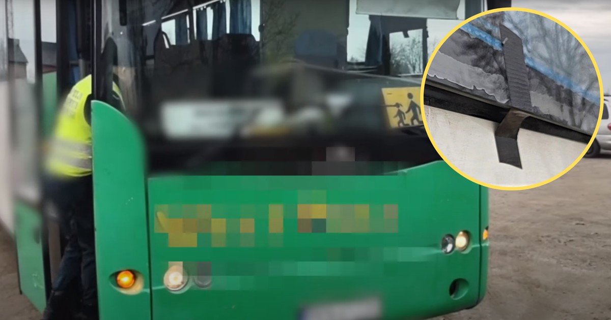 ITD skontrolowała autobus szkolny, w którym szyby były przyklejone taśmą klejącą (screen: Inspekcja Transportu Drogowego/YouTube)