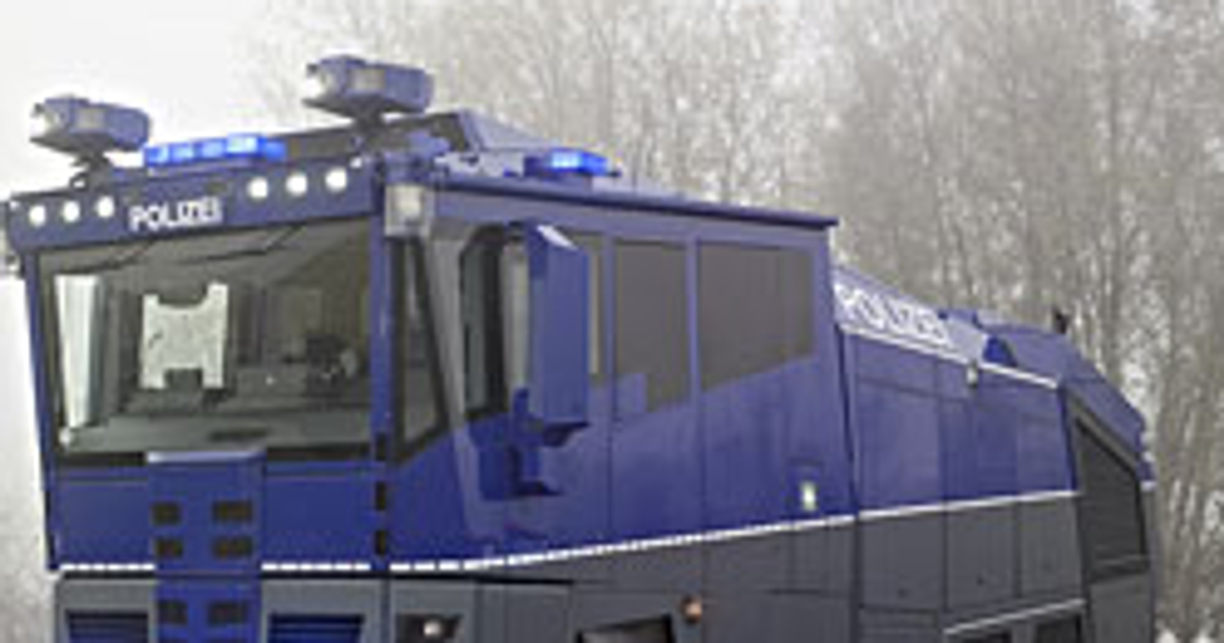 Mercedes-Benz Actros Water Cannon 10000: nowa broń policji