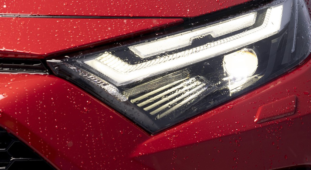 Toyota RAV4 (5. generacja)