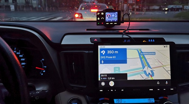 Już nie tylko Google Maps, czyli Android Auto z nowymi nawigacjami – pierwszy test