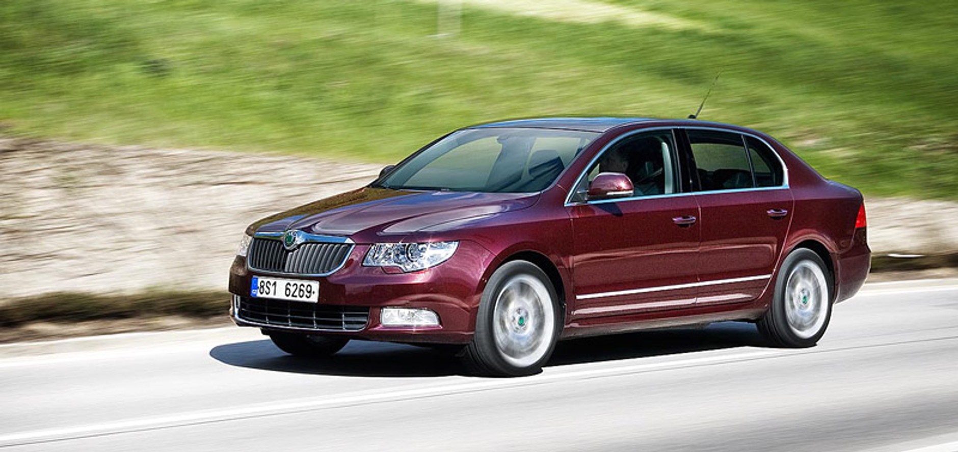 Škoda Superb: 4 lata gwarancji, 120 tys. km i bezpłatny serwis!