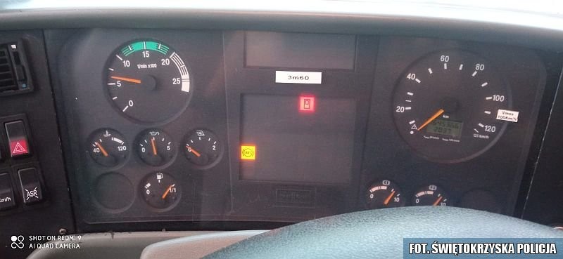 Autokarem w takim stanie chciał wieźć dzieci nad morze