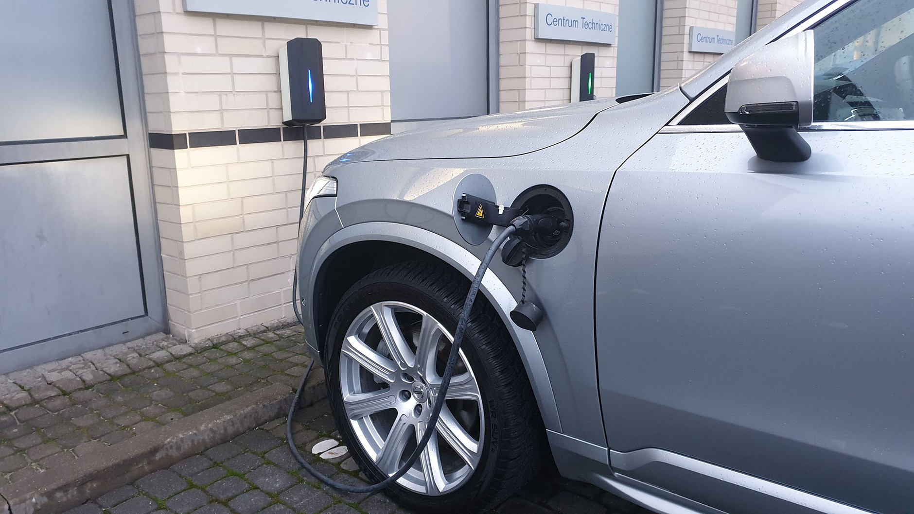 Volvo XC90 – która hybryda będzie lepszym wyborem