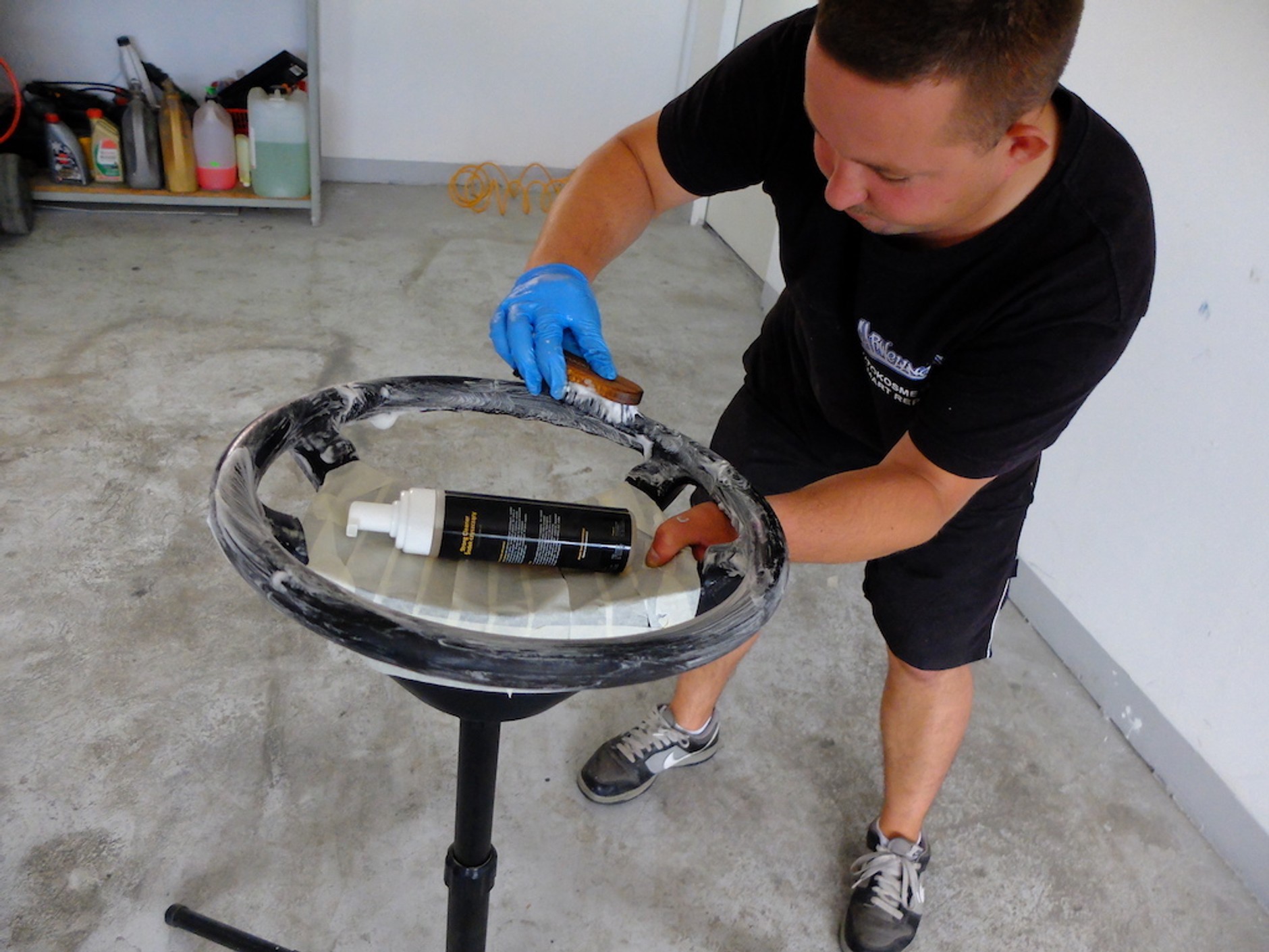 Odnawianie skórzanej kierownicy