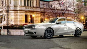 "Mamy Nissana Skyline w domu". Mitsuoka powraca z przeróbką Hondy Civic