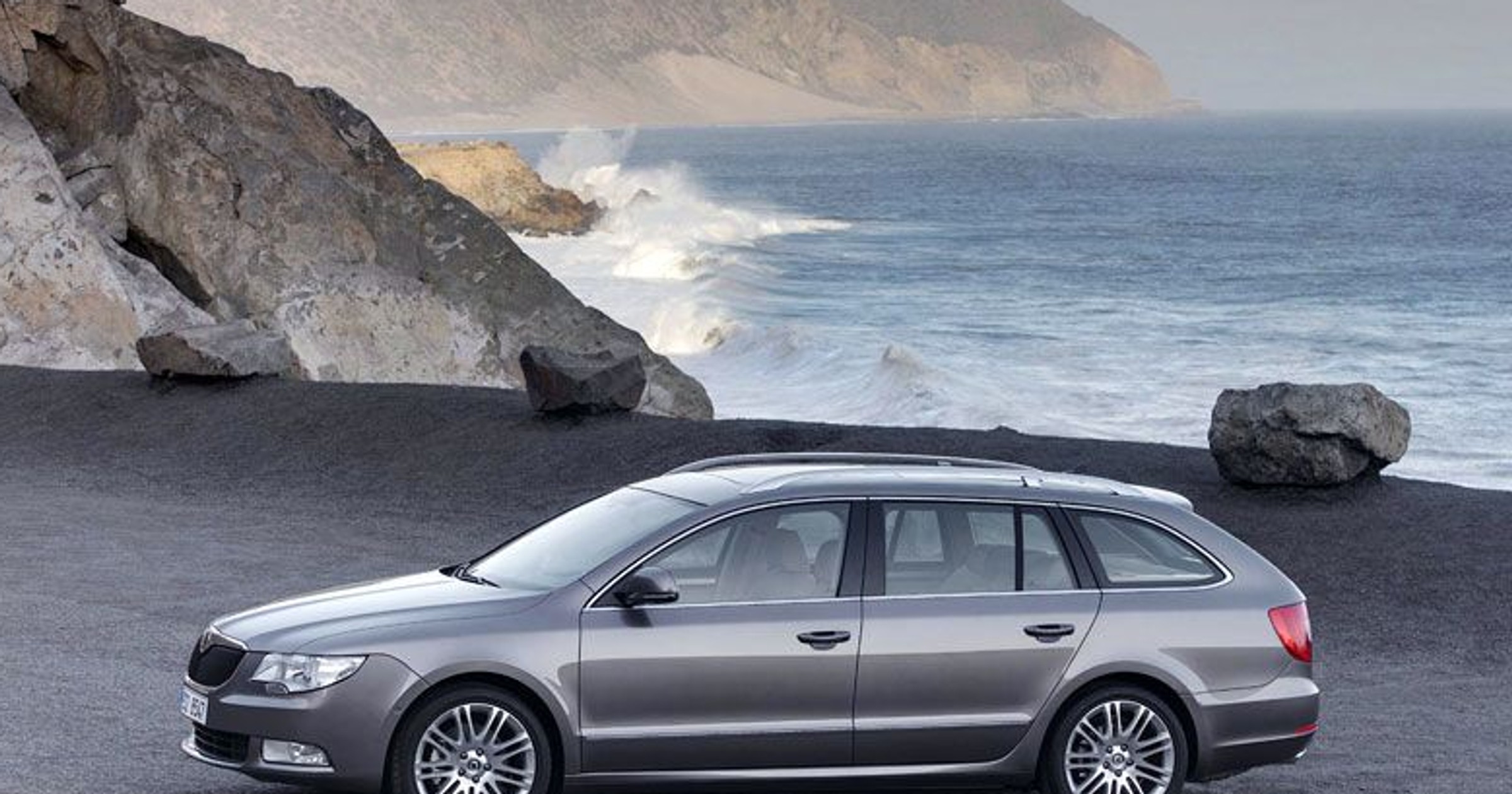 Skoda Superb Combi lepsza i tańsza od Passata