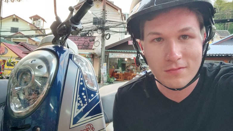 Skuter z wypożyczalni w Tajlandii