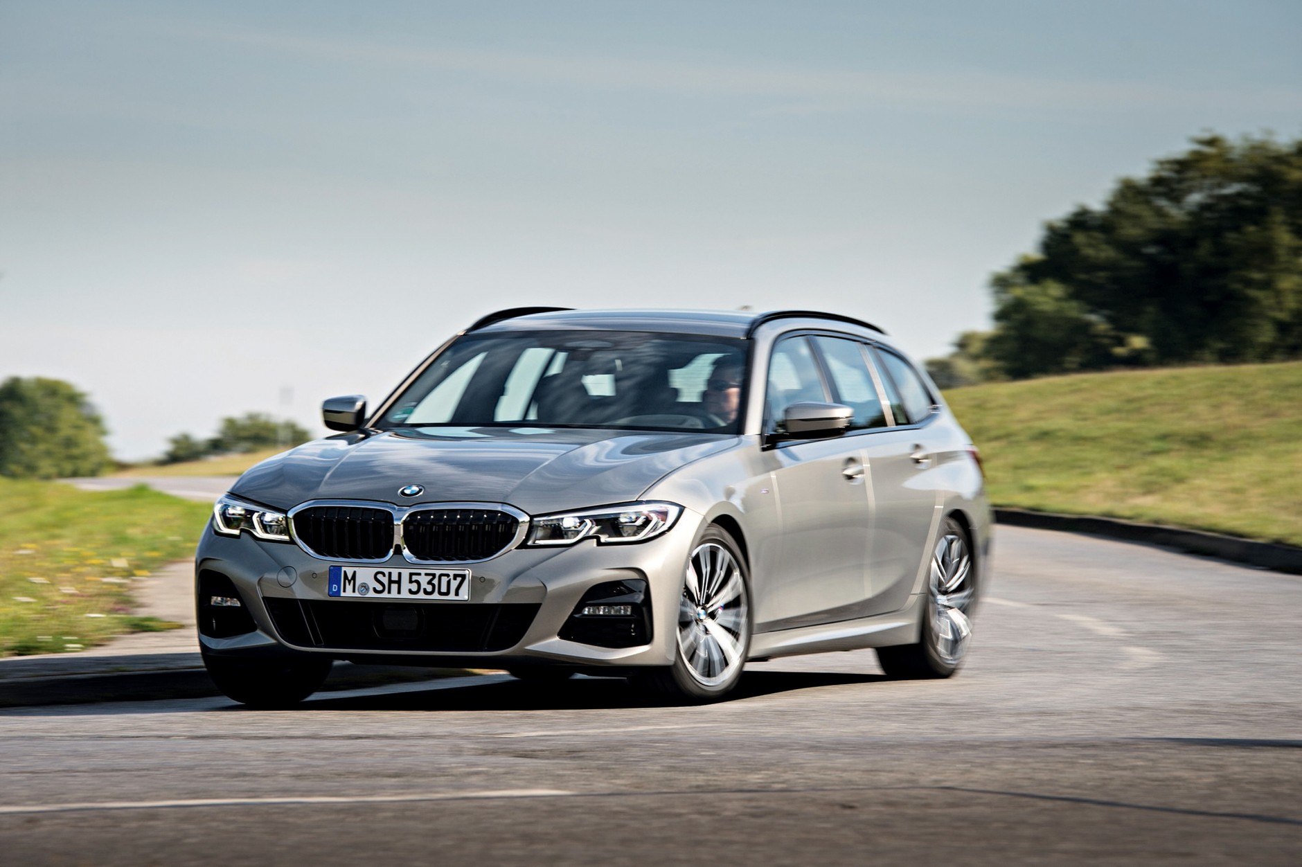 Porównanie: BMW 330i kontra Mercedes C 300