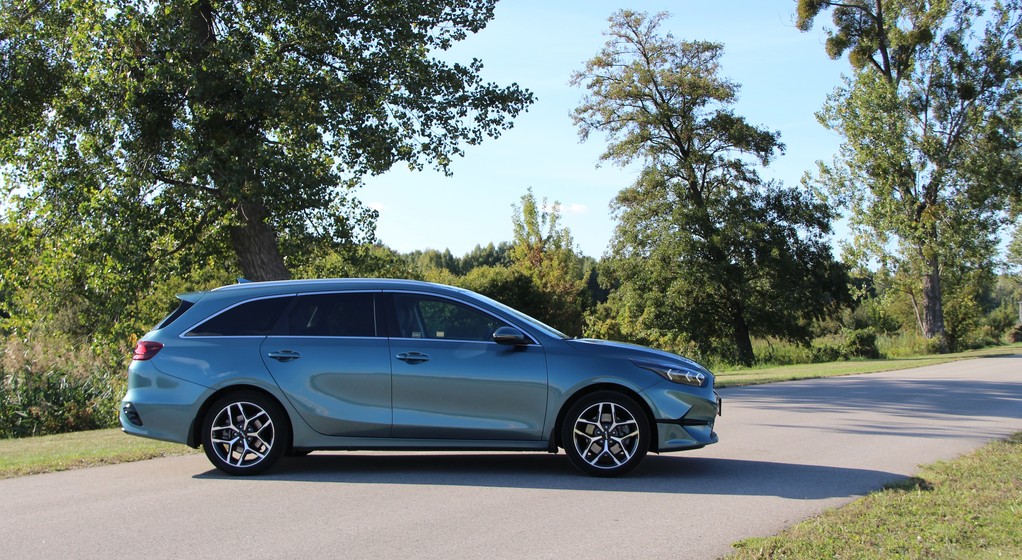 Kia Ceed kombi 1.5 T-GDI DCT Tribute