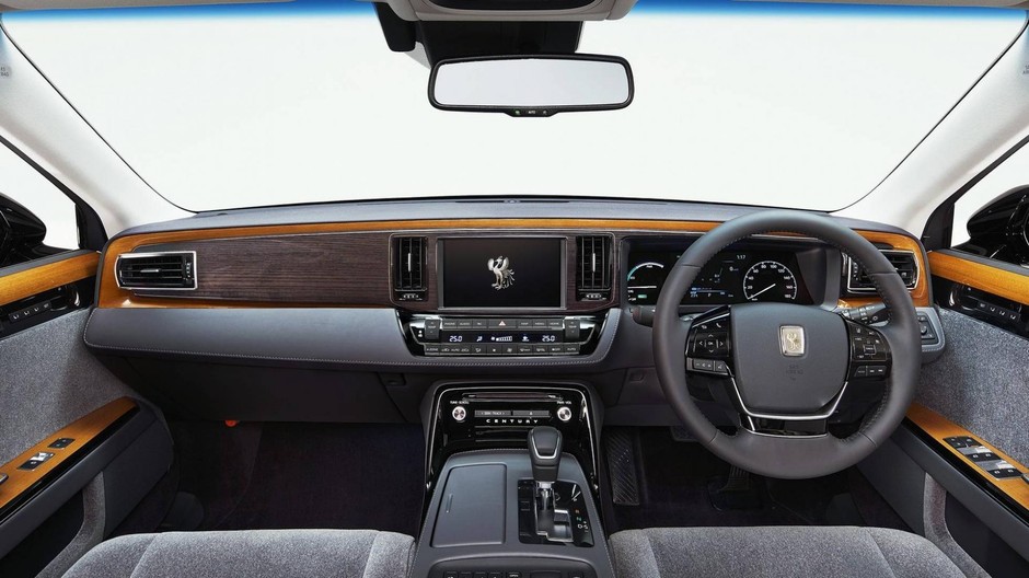 Nowa Toyota Century zamiast Rolls-Roycea?