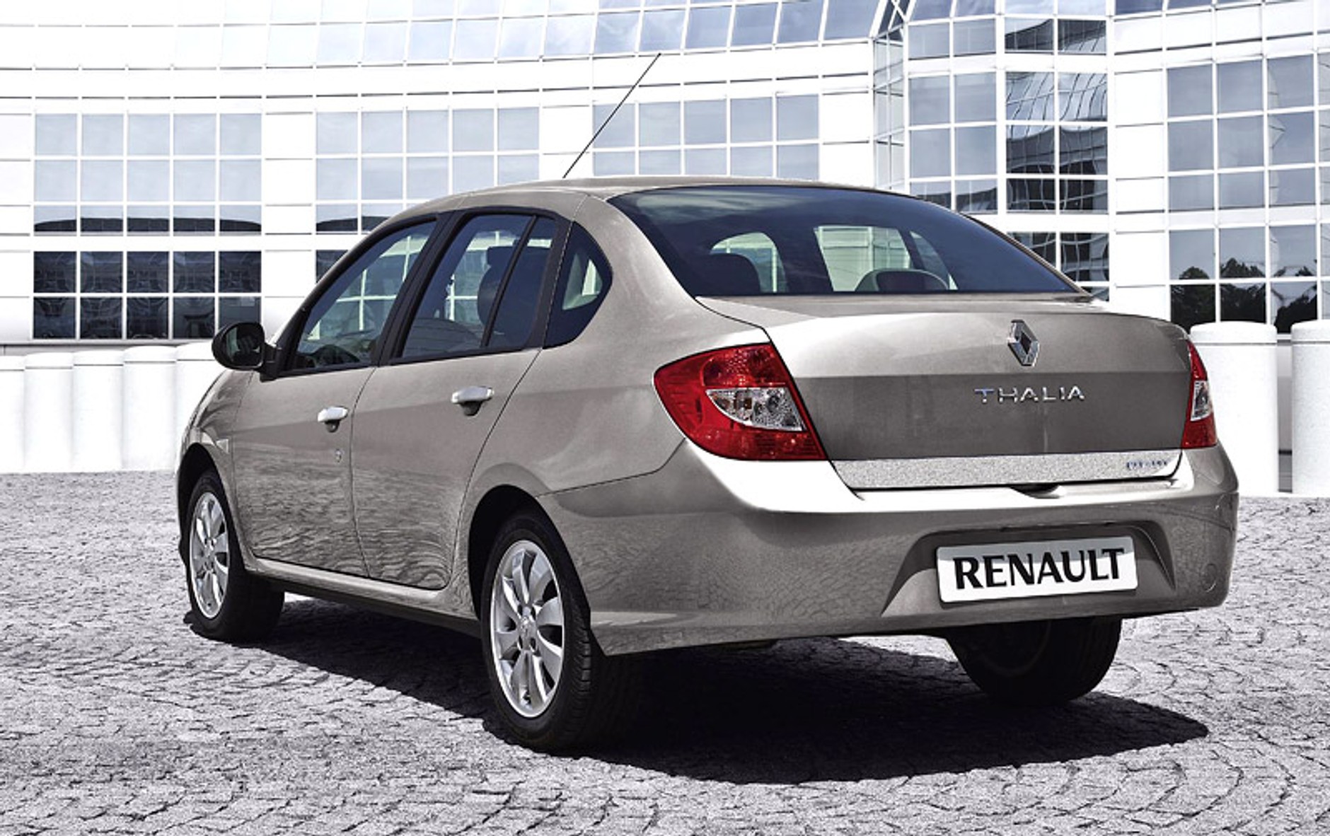 Moskwa 2008: oficjalna premiera nowego Renault Symbol/Thalia