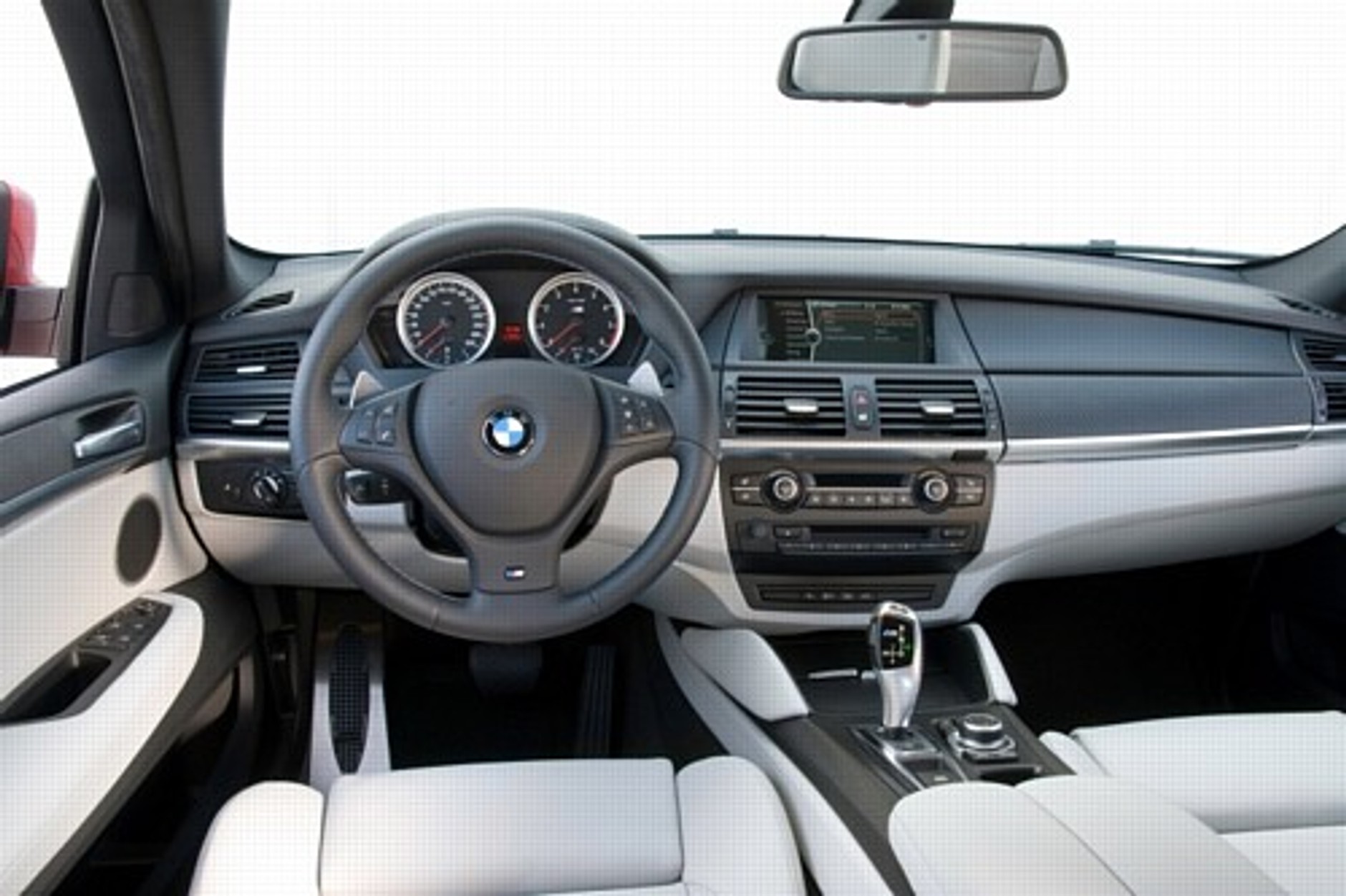 BMW X5 i X6: Sportowe SUV-y z pod znaku kultowej M-ki