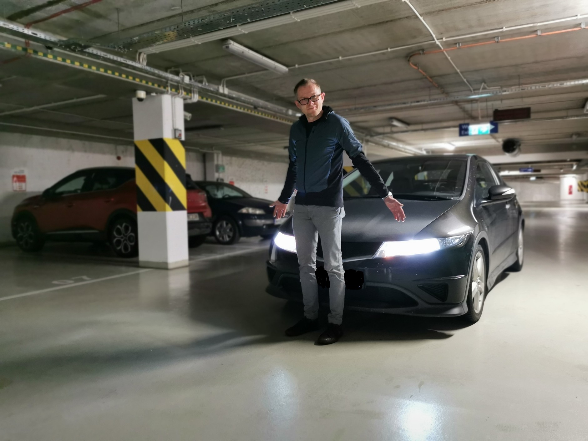 Akcesoryjne LED-y okazały się trwałe i w sumie bardzo dobre. Niestety, przepisy są, jakie są