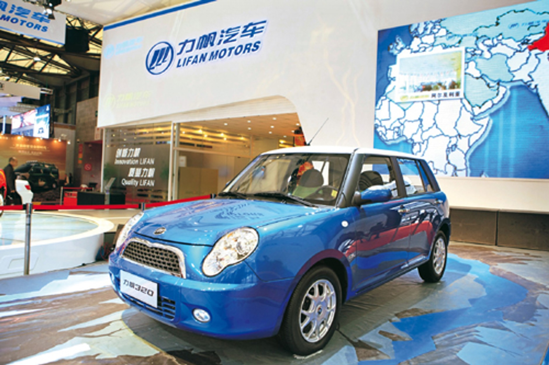 Szanghaj Motor Show. Zobacz jak Chińczycy dostają  skrzydeł