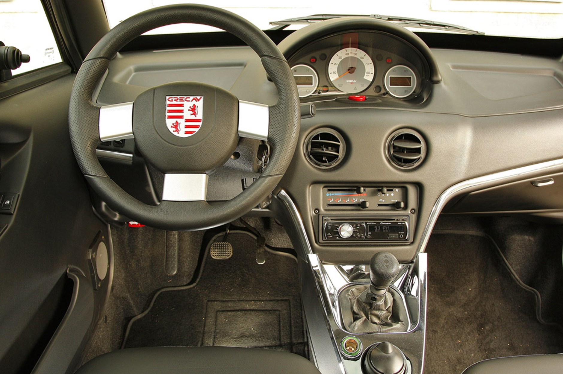 Grecav Sonique: mikrus dla nastolatków