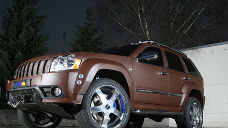 Pogromca wydm - Jeep SRT 8 Dune Project