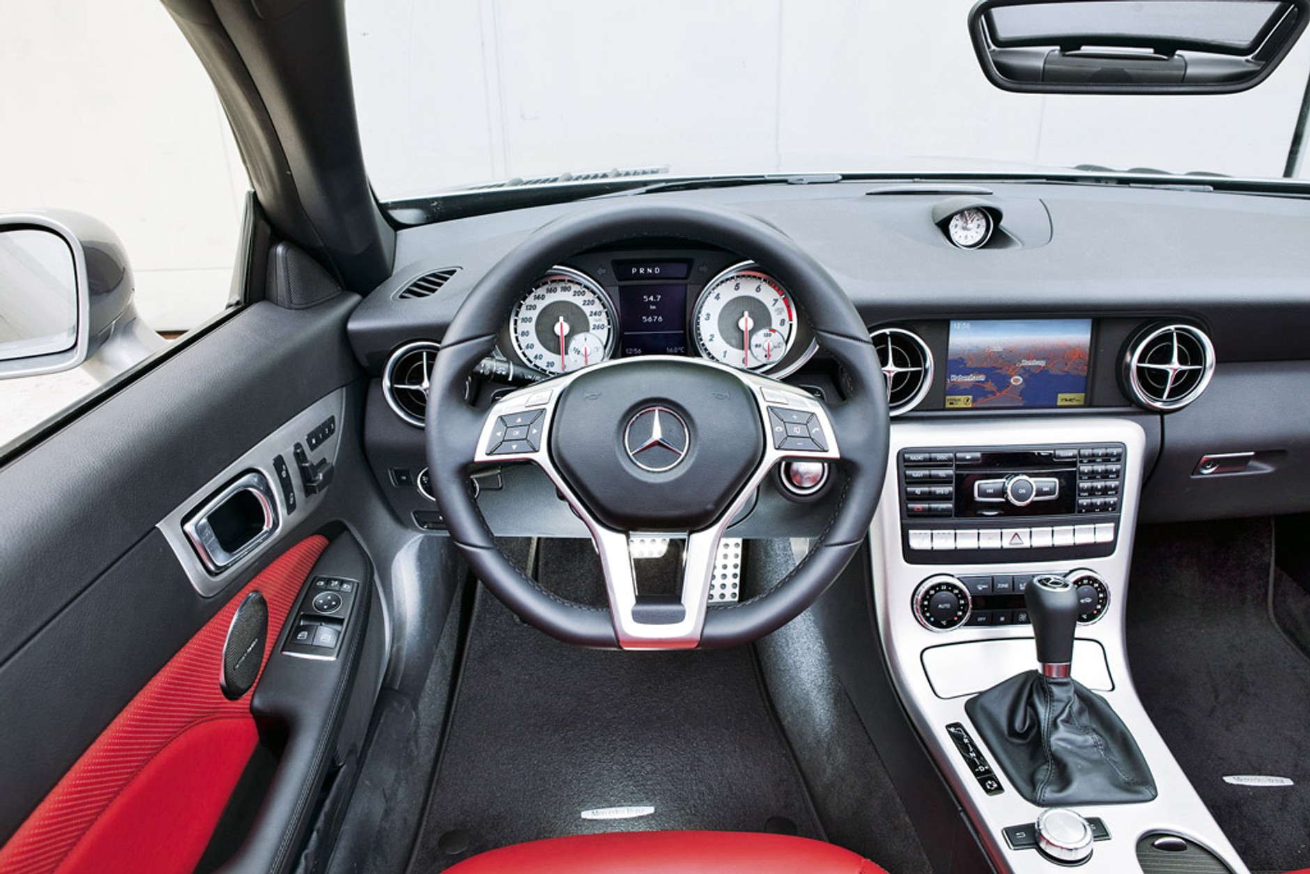 Mercedes SLK kontra BMW Z4 i Audi TT Roadster: sprawdziliśmy, czy ten Mercedes nadal budzi emocje?