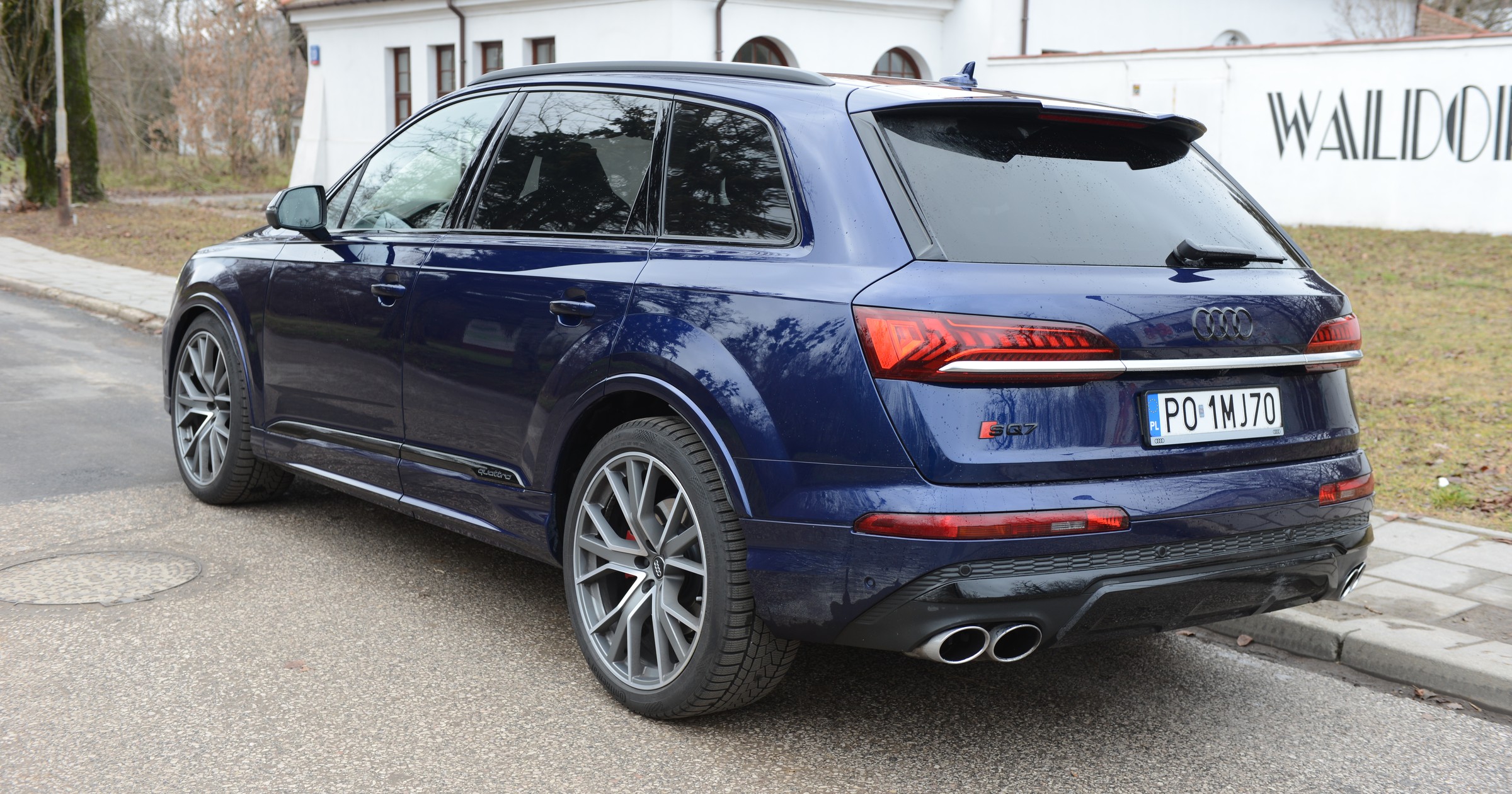 Audi SQ7 – o SUV-ie, który bardzo chciał być sportowcem