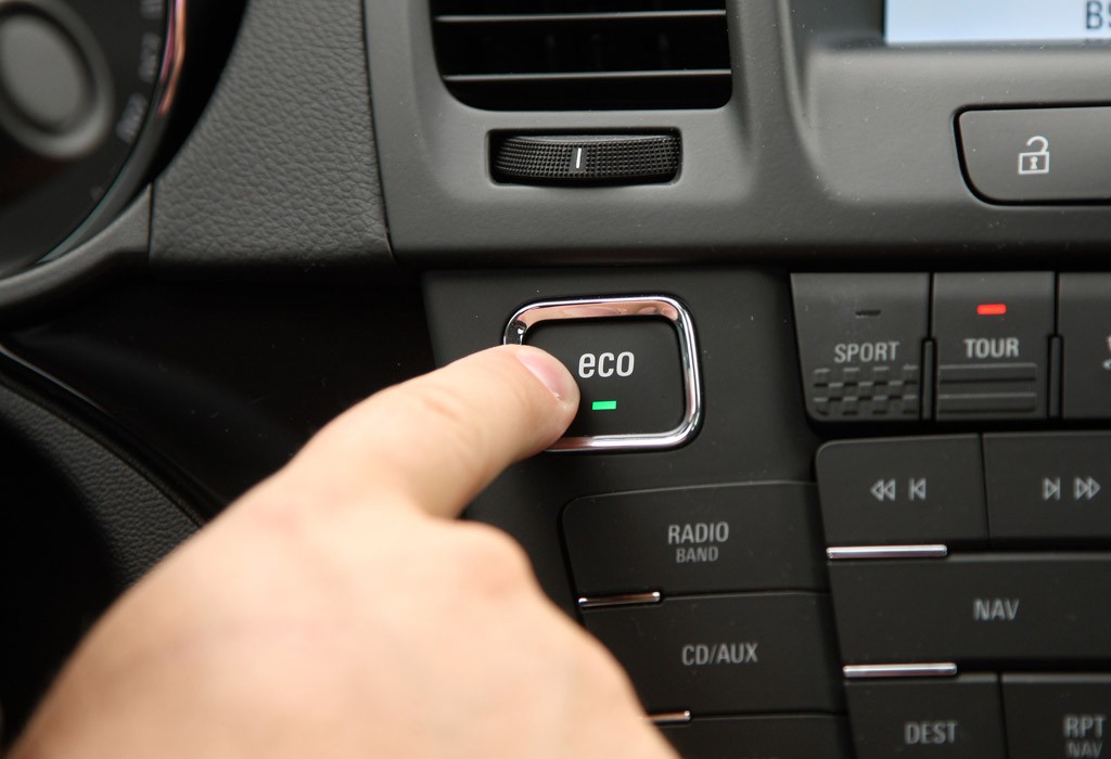 Opel Insignia 1.4 Turbo: duże auto, mały silnik. Czy to na pewno dobry pomysł?