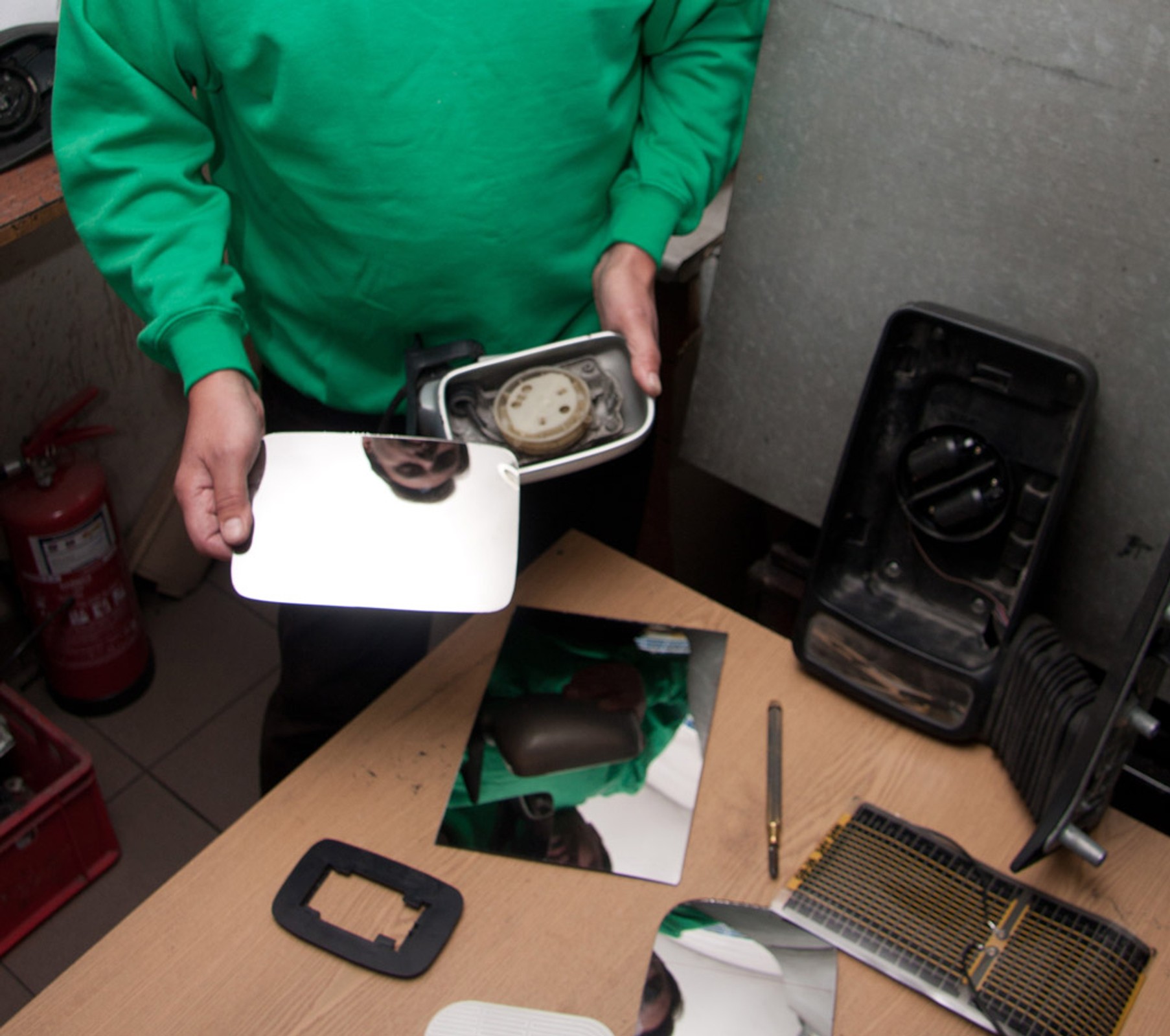 Uszkodzone lusterko: Lepiej naprawiać niż wymieniać