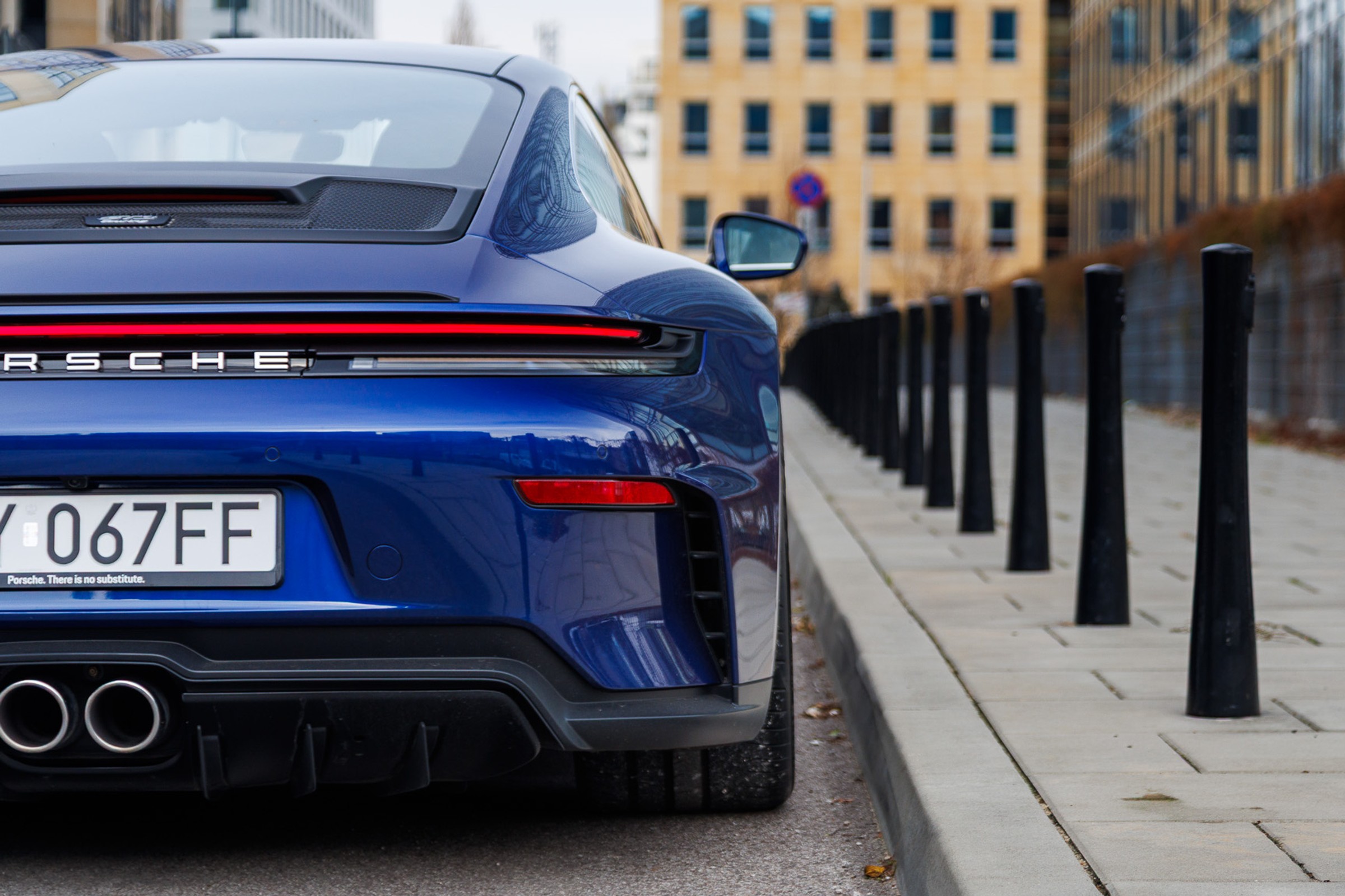 Porsche zaciska pasa i zamyka kolejne projekty. Cel jest jeden