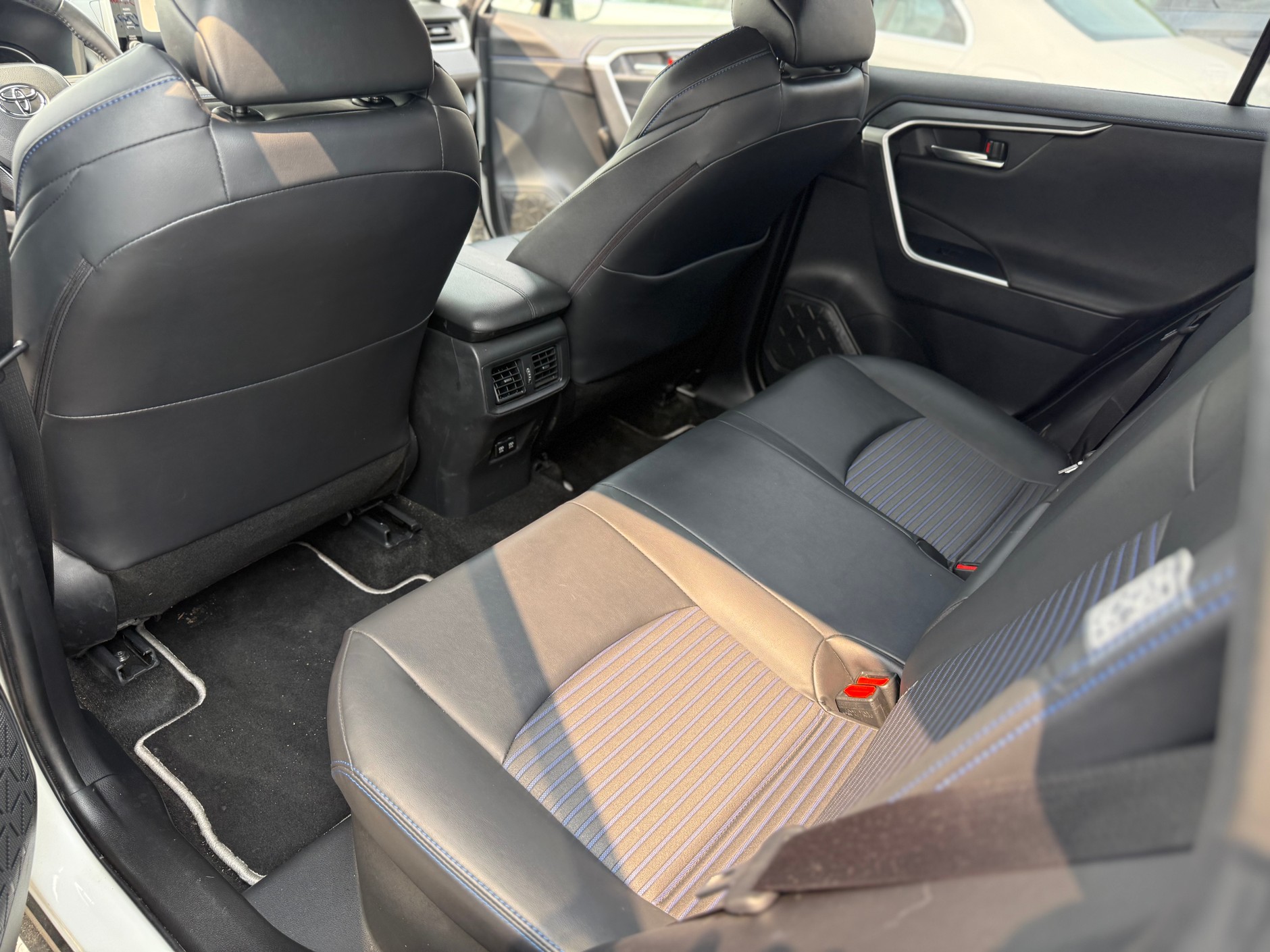 Toyota RAV4 sprowadzona z Włoch – rocznik 2019, przebieg 85 tys. km, cena 115 tys. zł