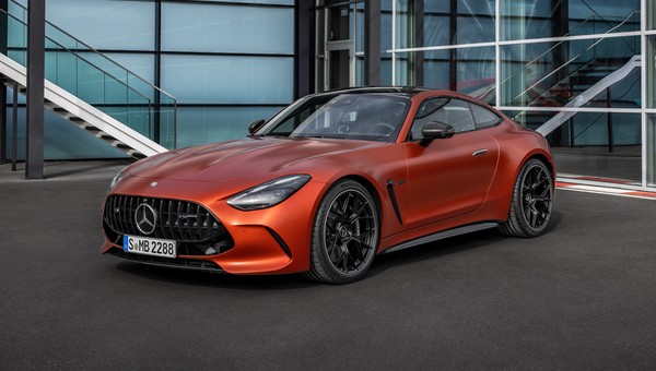 Nowy, topowy Mercedes-AMG GT 63 S E PERFORMANCE. Ponad 800 KM i 2,8 do "setki" w cywilnym aucie