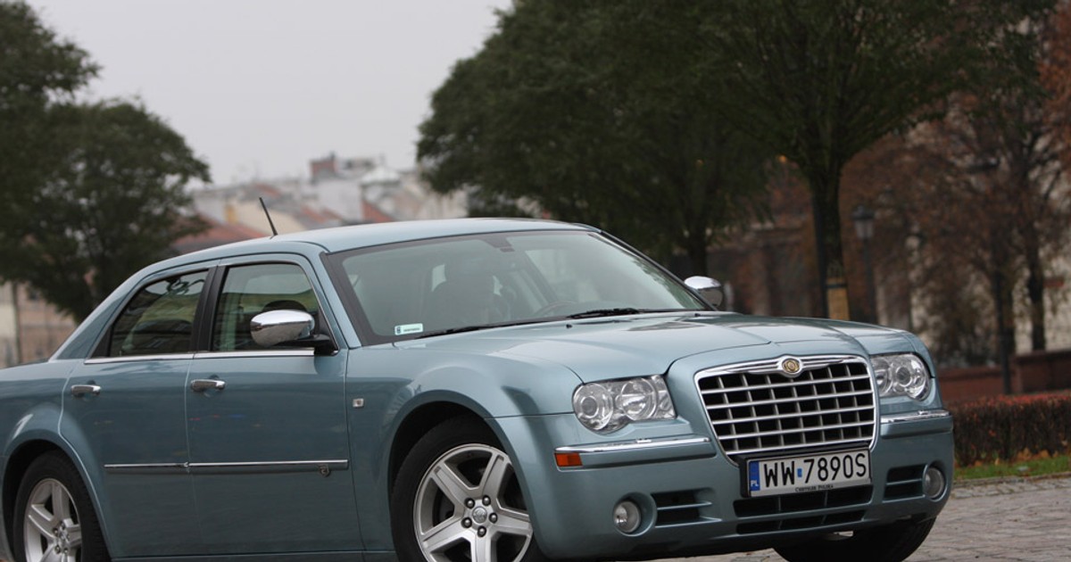 Używany Chrysler 300C: czy warto kupić amerykańską limuzynę?