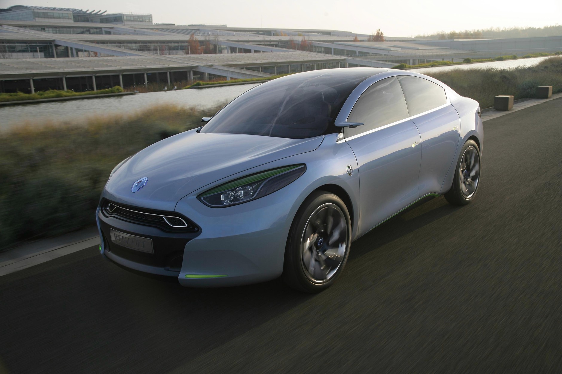 Genewa 2010: Renault - dwa kabriolety i ofensywa w dziedzinie zrównoważonej mobilności