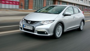 Honda Civic, Mazda 3, a może bardziej popularne Volkswagen Golf i Opel Astra? Oto 10 najlepszych aut kompaktowych za ok. 40 tys. zł