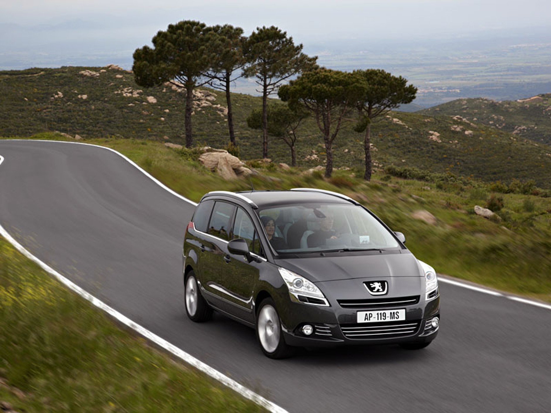 Peugeot: 5008 - duży, wygodny, nowoczesny, dla 5 lub 7 osób