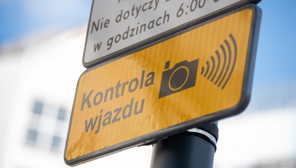 Nalepki jeszcze się nie pojawiły, a już mogą zniknąć. Nowy sposób kontroli i automatyczny mandat