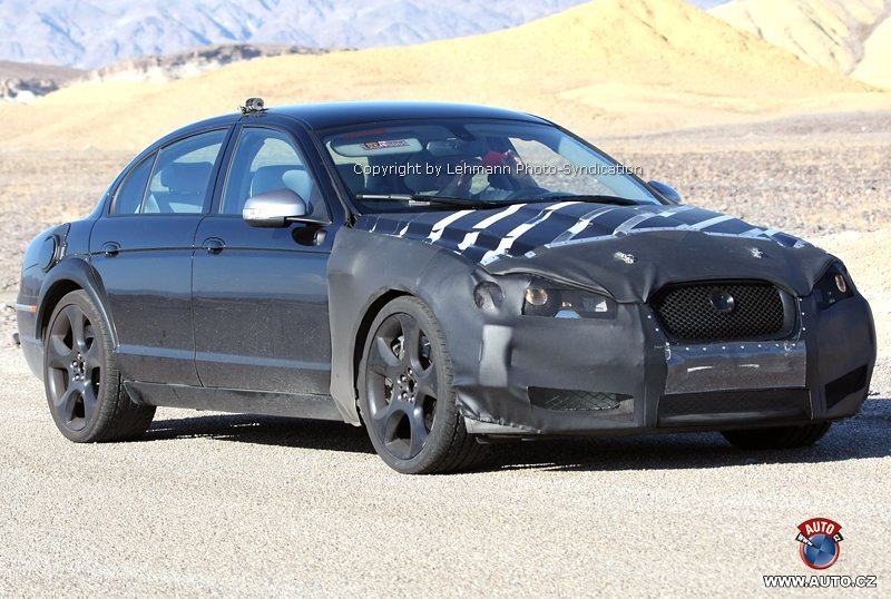 Zdjęcia szpiegowskie: Sportowy sedan Jaguar XF-R, kabriolet i kombi